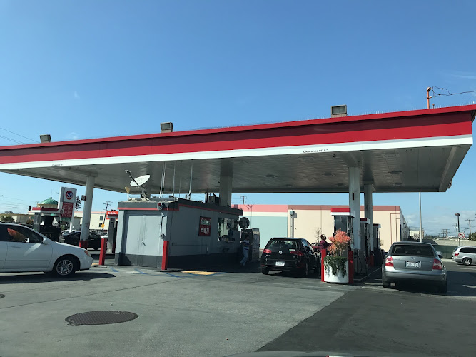 76 Rosecrans Ave