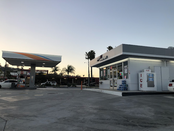 76 El Cajon Blvd