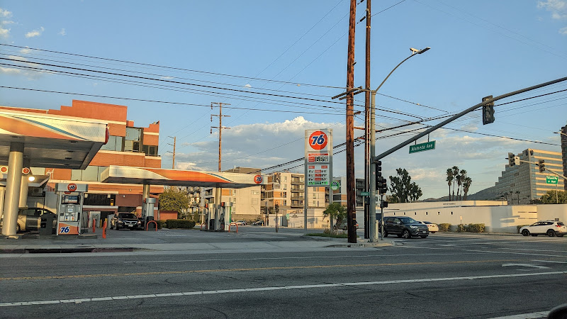 76 N Hollywood Way