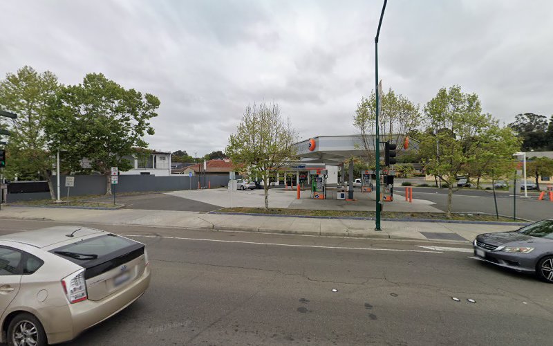 76 Foothill Blvd