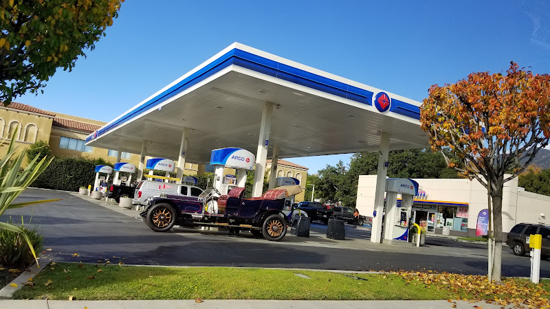 Arco W Foothill Blvd