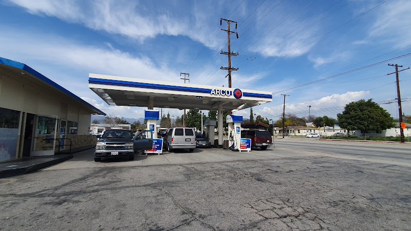 Arco S Azusa Ave