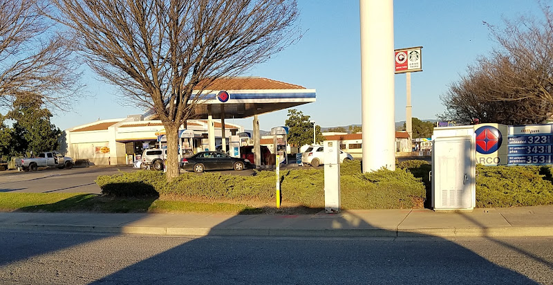 Arco Oro Dam Blvd E