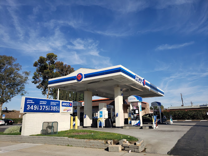 Arco N Mollison Ave