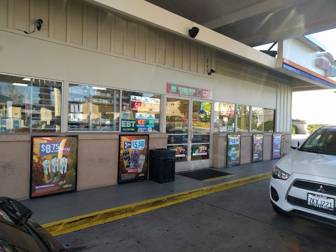 Arco W Main St