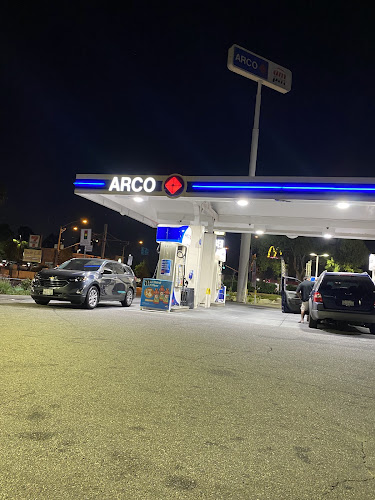 Arco E 3rd St