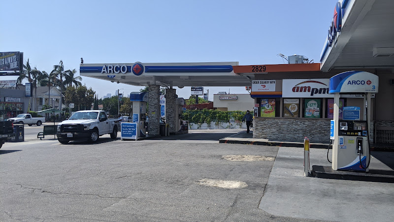 Arco N Broadway
