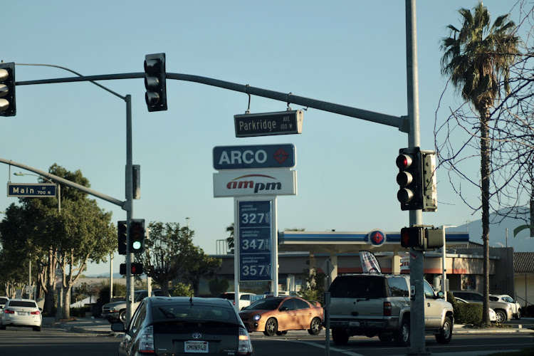 Arco N Main St