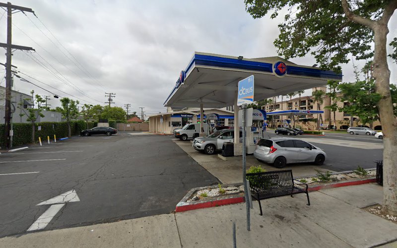 Arco W 17th St