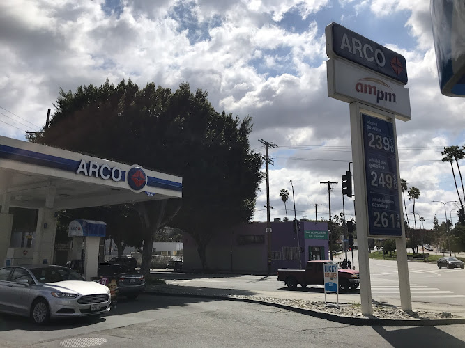 Arco Huntington Dr S