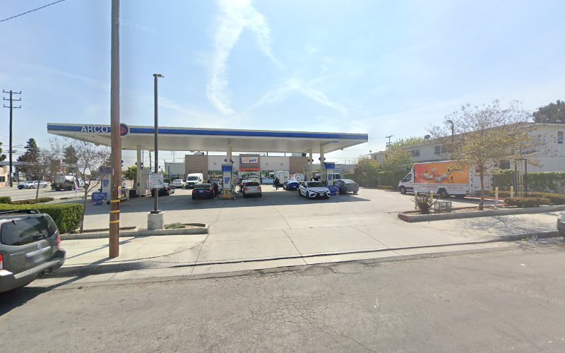 Arco W Imperial Hwy