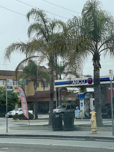 Arco Artesia Blvd