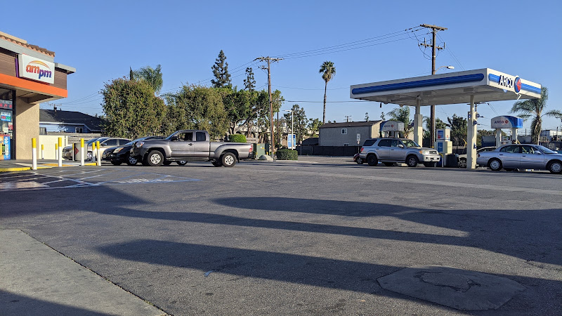 Arco E El Segundo Blvd
