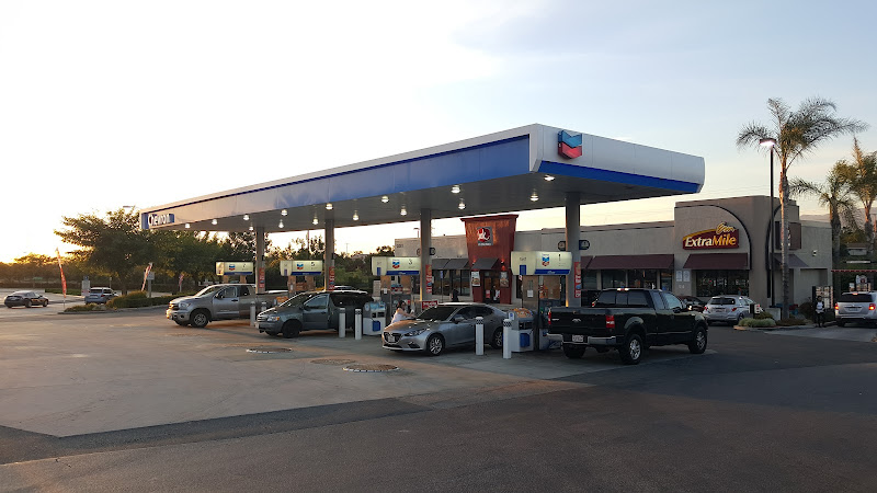 Chevron Crossroads Pkwy N