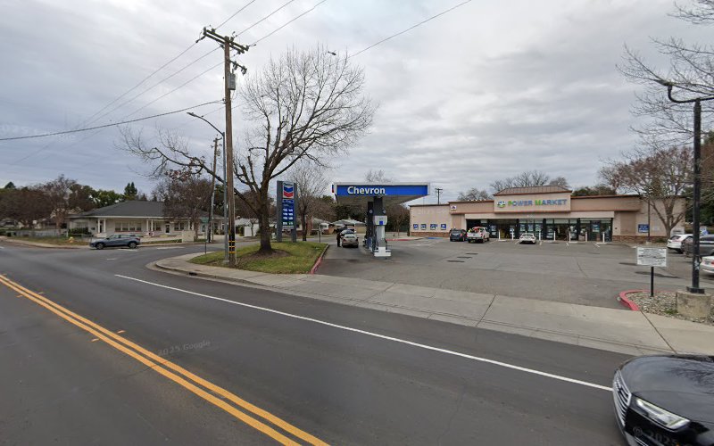 Chevron E Lassen Ave