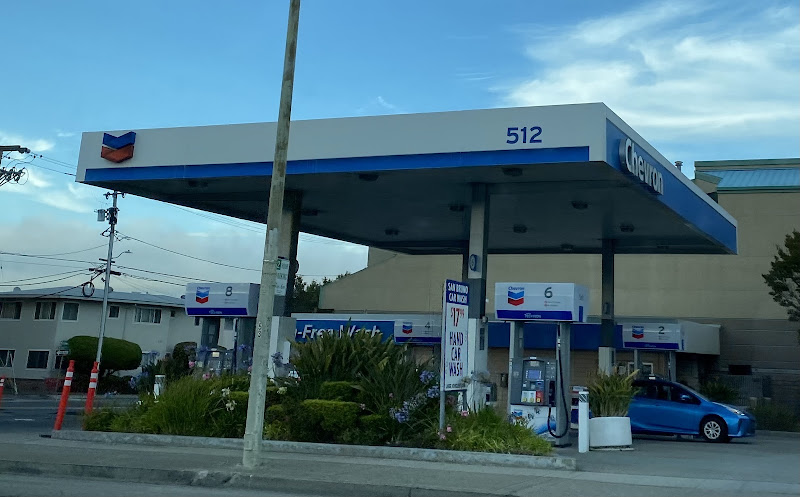 Chevron El Camino Real