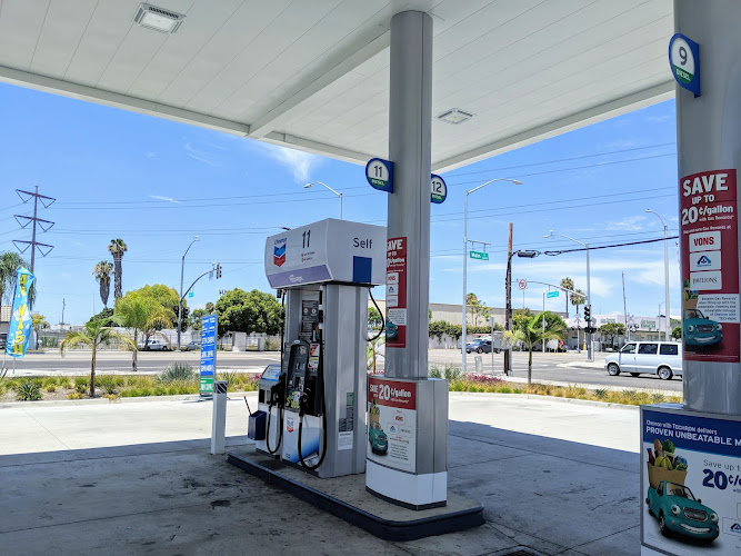 Chevron S Main St