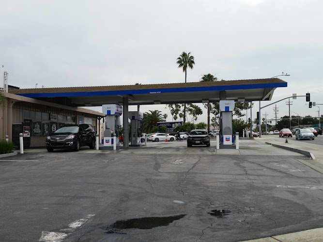 Chevron Cloverfield Blvd