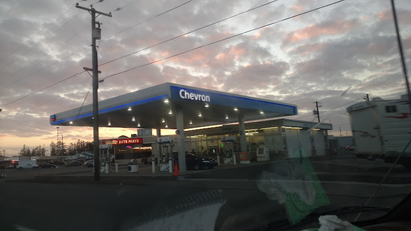 Chevron Crescent City US-101