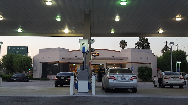 Chevron Extramilechino Ramona Ave