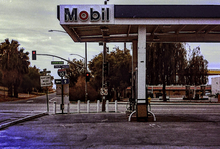 Exxon E Hobsonway