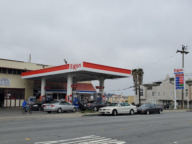 Exxon Hillside Blvd