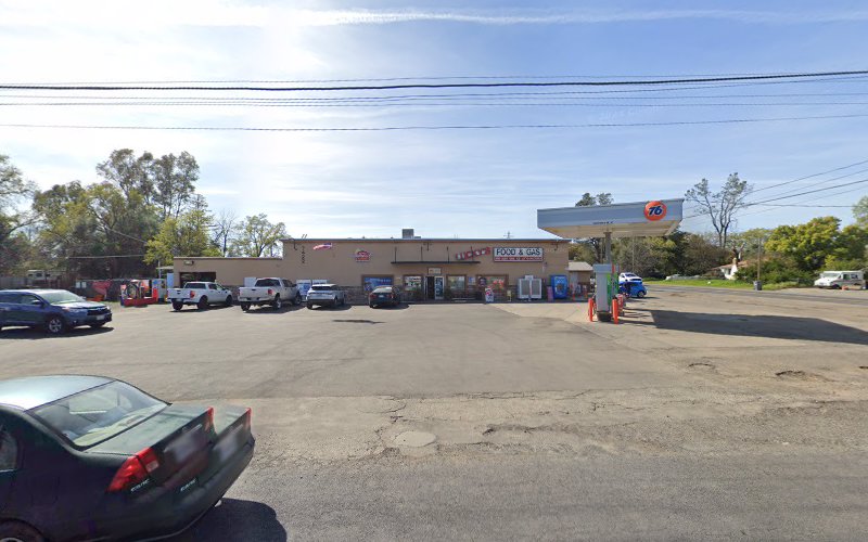 Lucky's Food And Gas