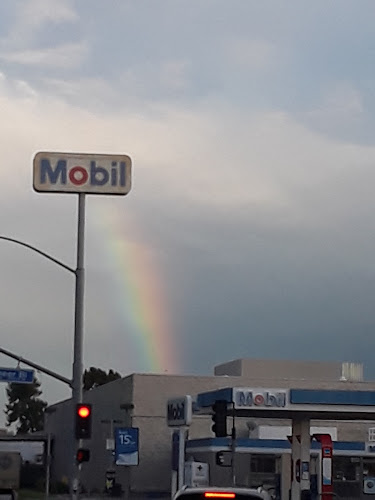 Mobil Pioneer Blvd
