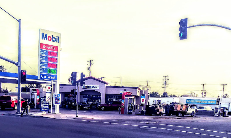 Mobil 19th St
