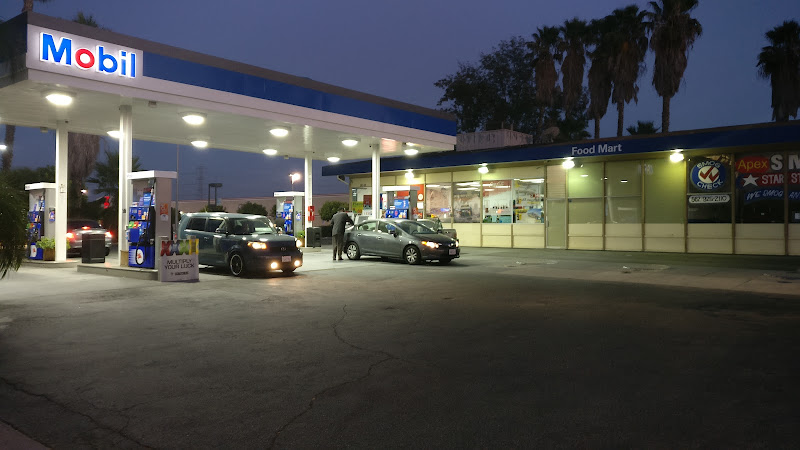 Mobil Rosecrans Ave