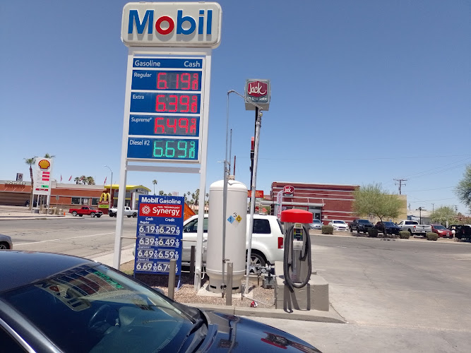Mobil S Lovekin Blvd