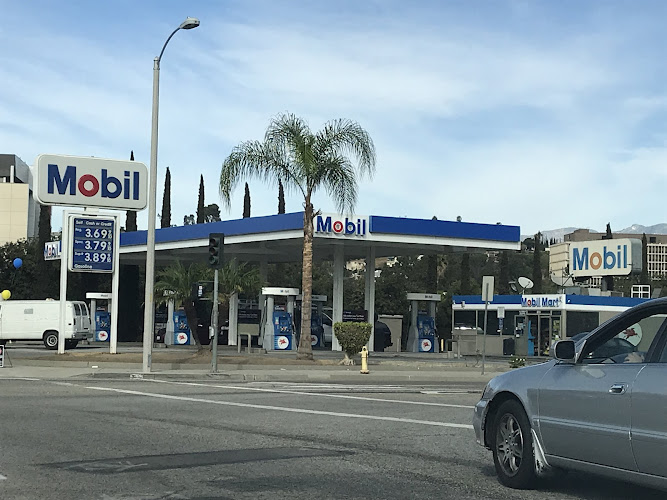 Mobil N Eastern Ave