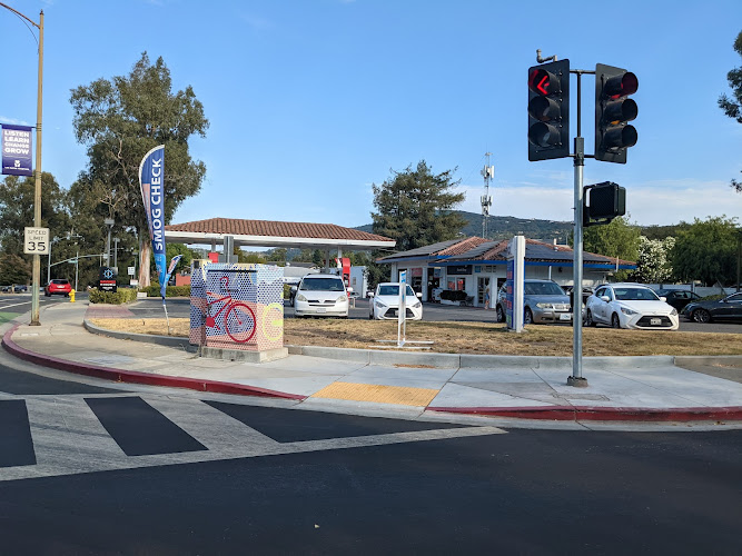 Mobil N Santa Cruz Ave