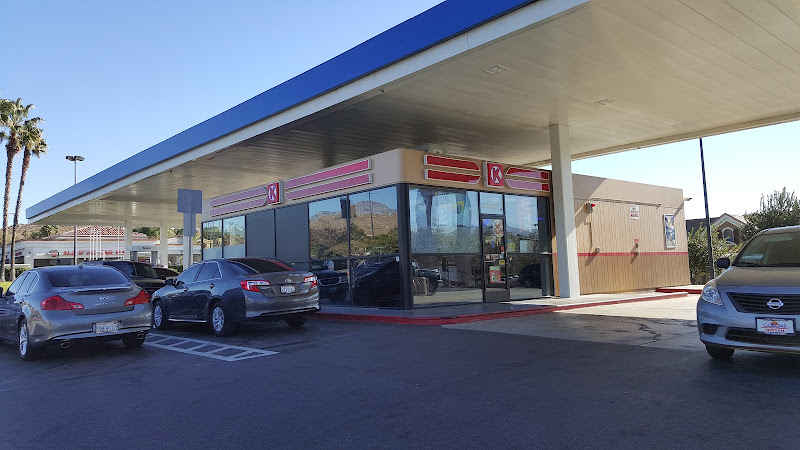 Mobil N McKinley St