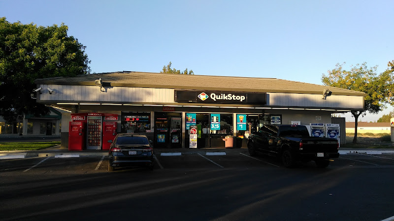 Quik Stop Service Rd