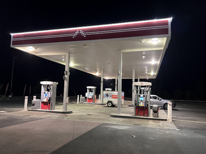Rolling Hills Travel Center Everett Freeman Way