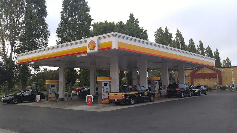 Shell Great America Pkwy