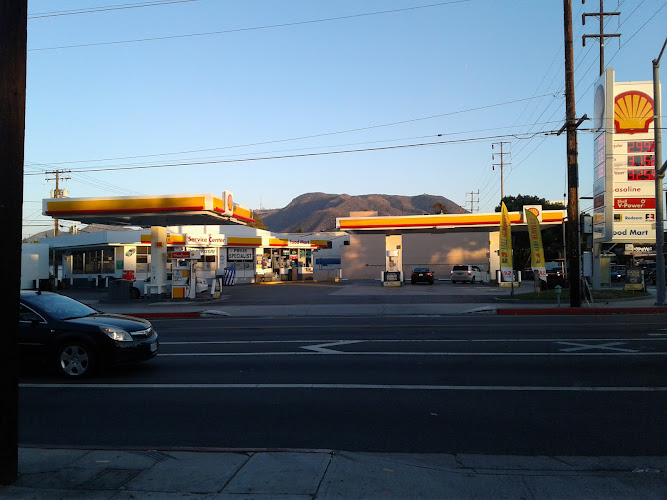 Shell N Hollywood Way
