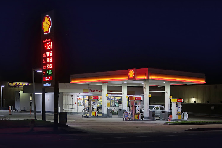 Shell N Hollywood Way