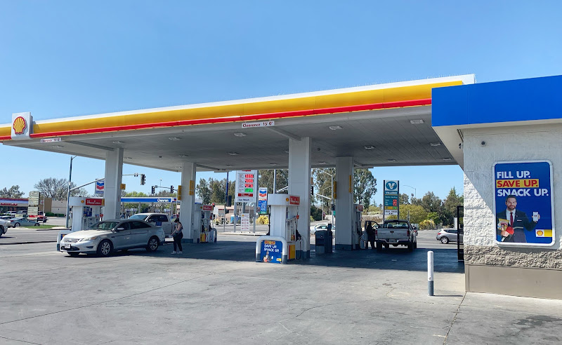 Shell Solano St