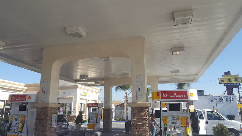 Shell W Foothill Blvd