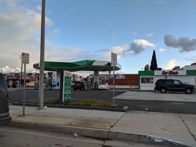 Sinclair W Rosecrans Ave
