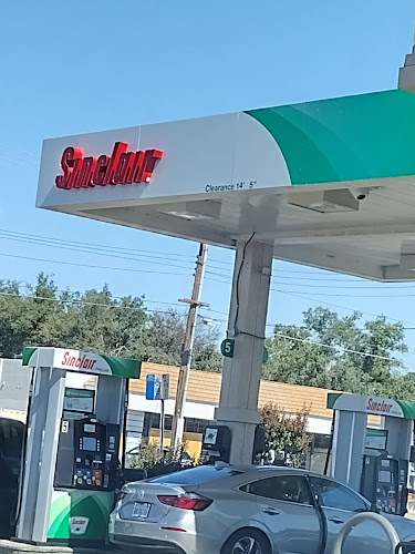 Sinclair Manzanita Ave