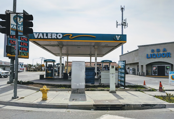 Valero N Lake St