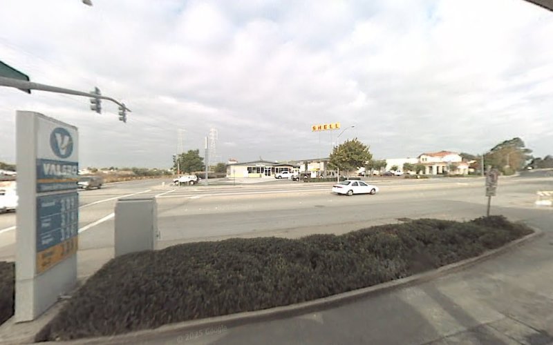 Valero N Main St