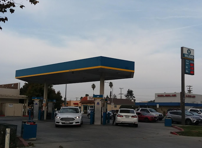 Valero N Main St